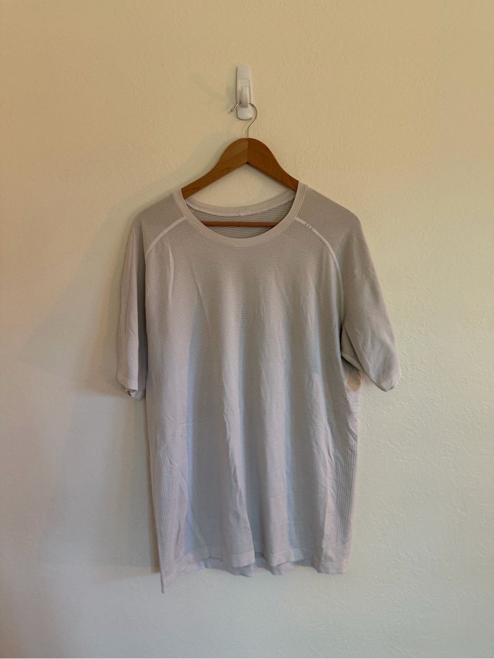 lululemon athletica Men's White Crew Neck Performance Tee